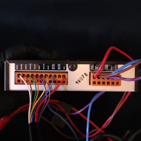 Used Federal Signal Amber Directional Arrow Stick SML8 w/ Deluxe SMC1 Controller - Picture 4 of 16